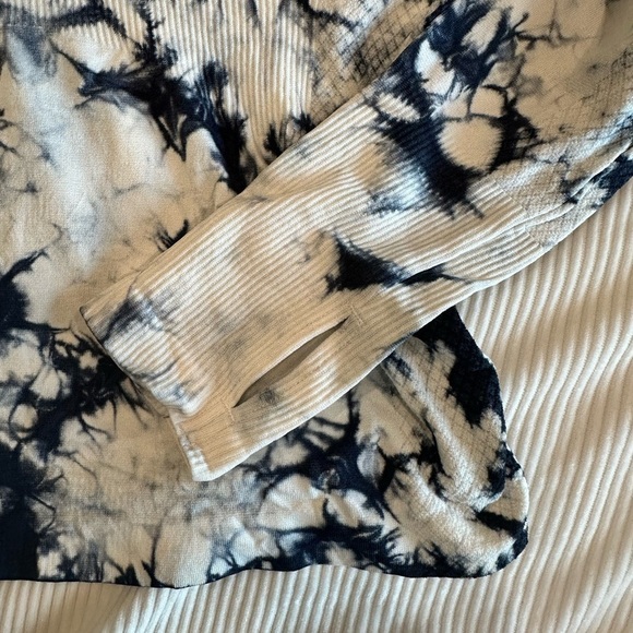 Zella performance Tie-Dye long sleeve Tee - Picture 4 of 6